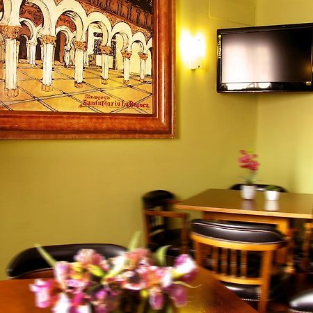 Hostal Los Guerreros Toledo Bagian luar foto