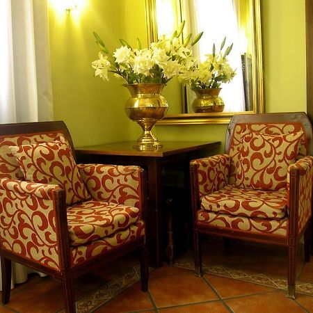 Hostal Los Guerreros Toledo Bagian luar foto